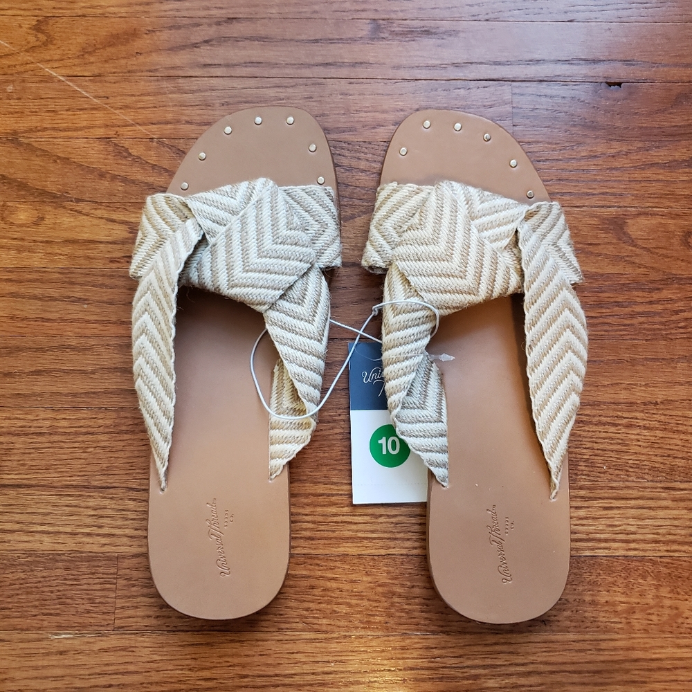 Universal Thread | Louise Soft Knotted Top Chevron Print Flat Sandals | Tan | 10
